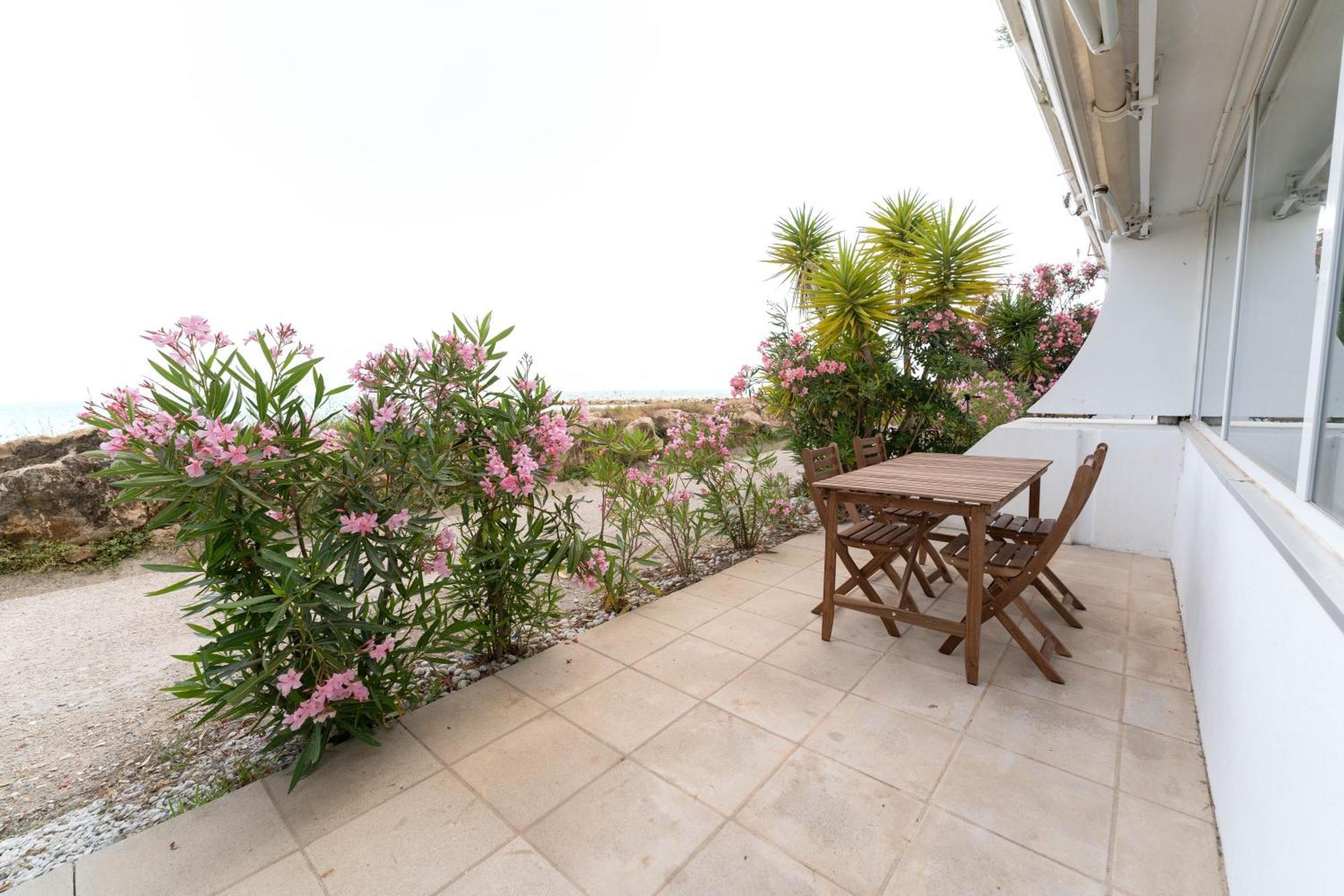 Loft Bord De Mer, Marina Baie Des Anges *